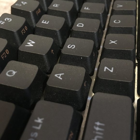 AnnePro2 60% Bluetooth Mechanical Gaming Keyboard - Picture 6 of 8